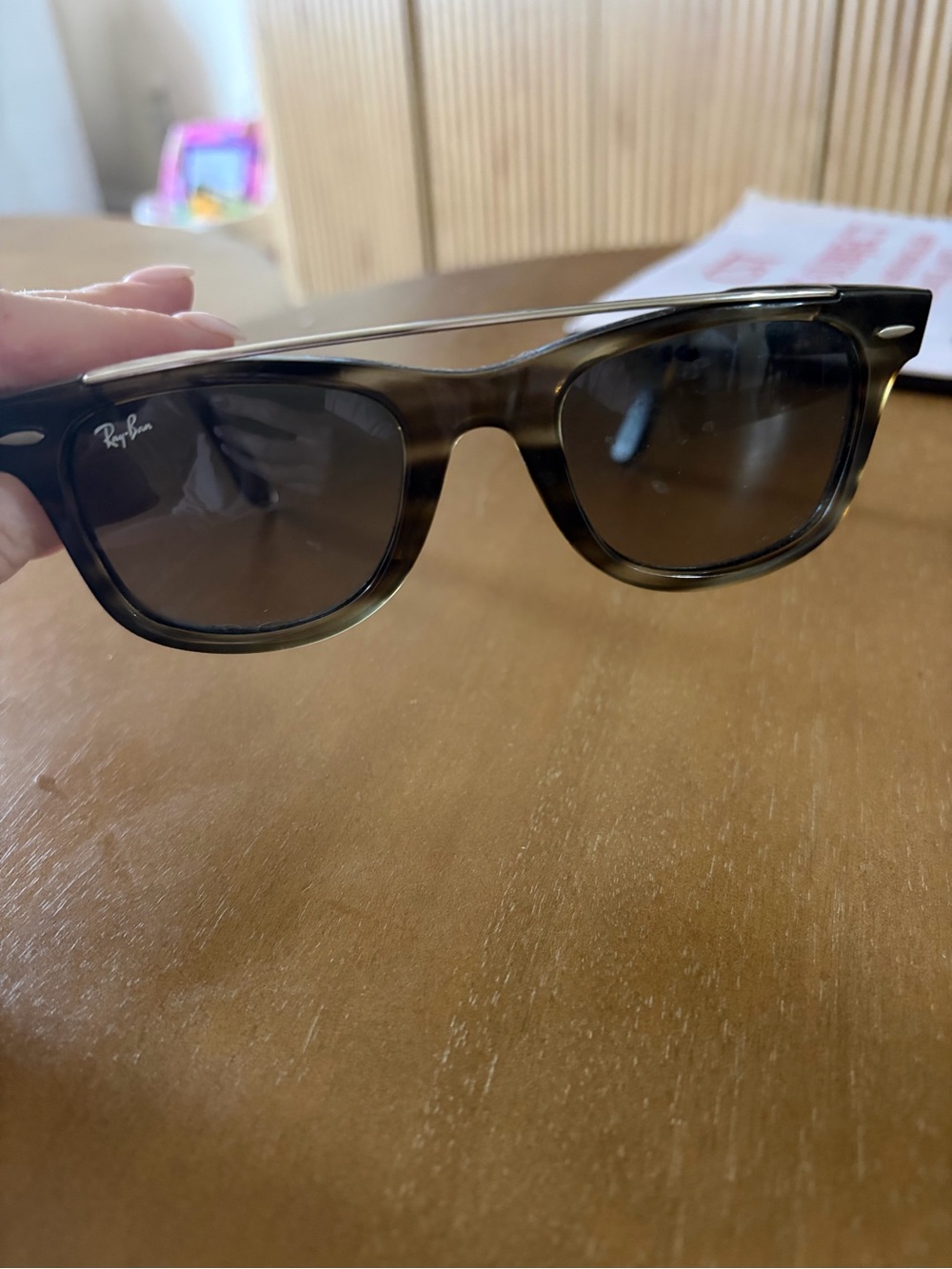 Ray-Ban Men’s Brown Tortoiseshell Wayfarer Sunglasses with Dark Lenses